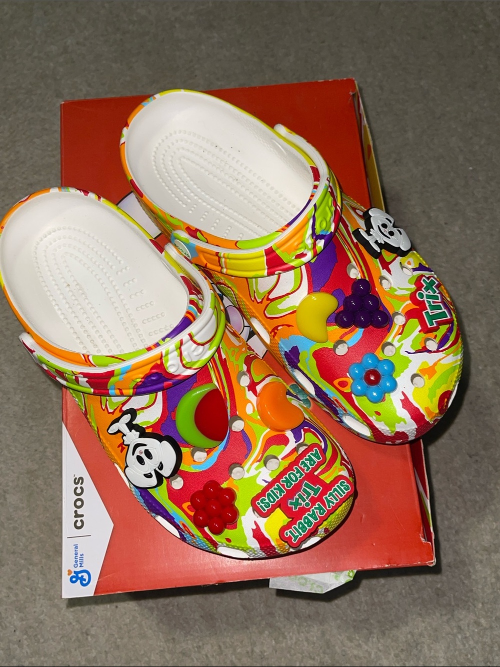 CROCS Unisex Multicolor Cereal-Print Clog with Charms
